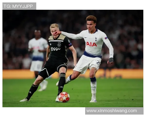 阿贾克斯与热刺首回合较量央视直播精彩回顾与分析